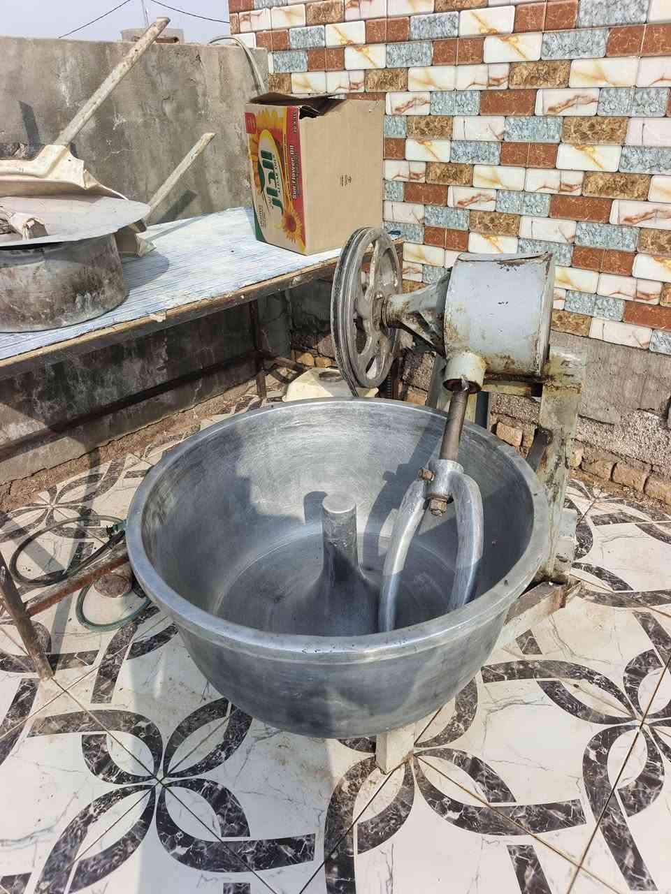 عجانة • ميز عرض • ميز تسقاه