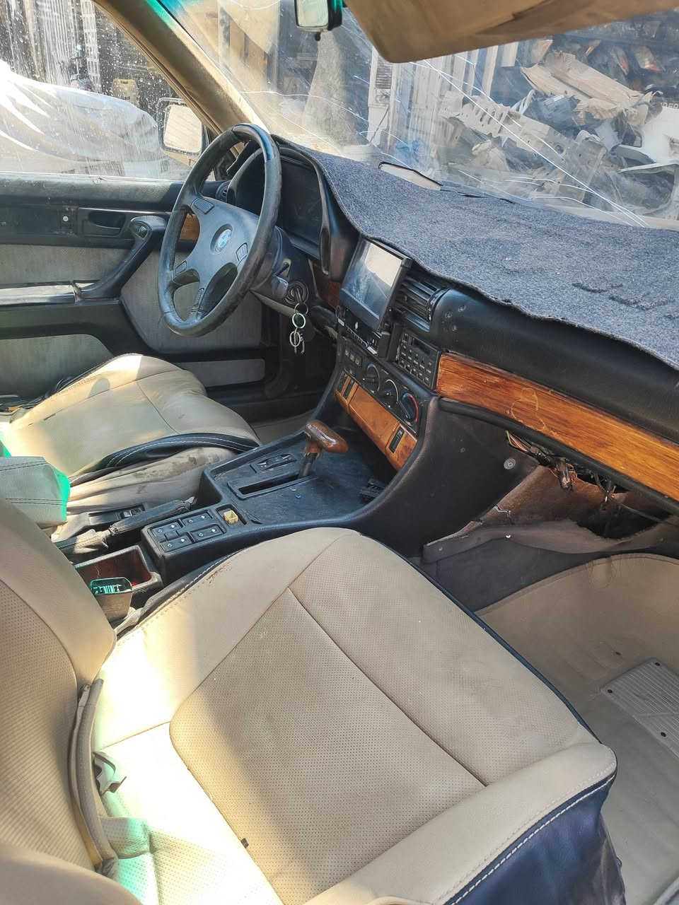 سلام عليكم BMW 735 اوتو مكينه وكير واكسن خير من الله مكينه خرسه تخم تاير جديد باتري جديد منضومه زنون فيت بم جديد 4 جام كهرباء كهربائيات كله شغاله حديده جايب نص حديدايه جديدهبيه نواقص اتصل وكلك بل نواقص سعر 22 وبيه مجال كلش قليل بيه كص  اثر خياس بل بليت مئشر عليه شواصي كفاله سياره  مكفوله من حادث قوي شراي اتصل او راسل خاص*********** رقم انبار بيه وكاله ام الباركود جديده مكاني ديوانيه
