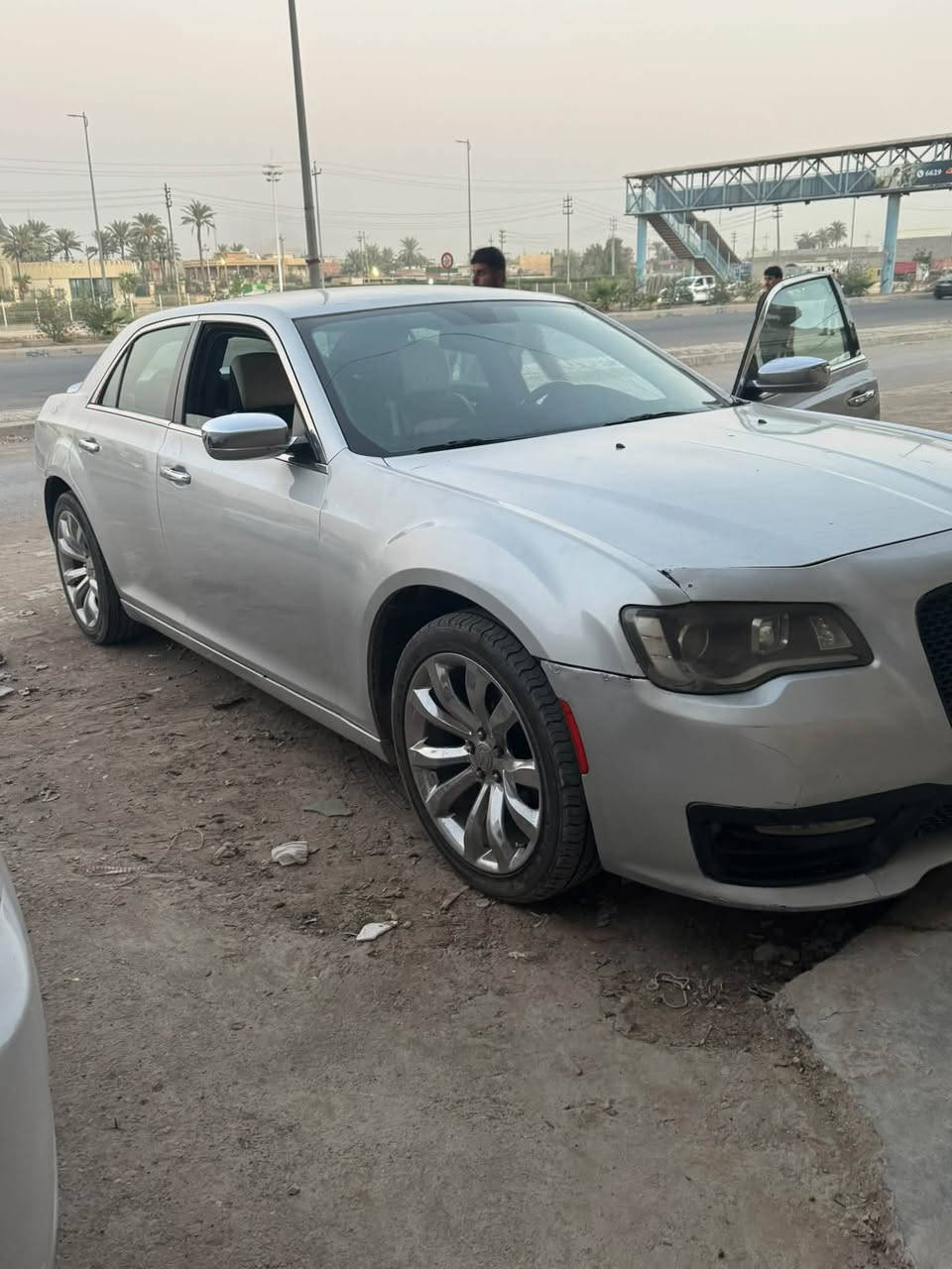 السلام عليكم
للاستفسار: *********** 
#السعر : 135
اوباما 2012
C300
صدر جديد 
تخم تاير جديد 
ويل 20 
تو ويل 
مكينه 3.6
كير طياره 
كير مكينه مكفولات 
تخم بلكات جدد تخم مجاول جدد 
بيهه صبغ بنيد وجامرلغ وباب السكن 
رقم سليمانية سنوية ورقم جدد وهزه جديده تريد تحويل تريد وكالة .

مكان السياره ديالى /بعقوبه
