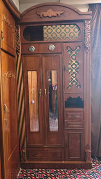 غرفة البيع كامله عراقيه جديده السعر 1,100 وبيه مجال الاستفسار على هاذا...