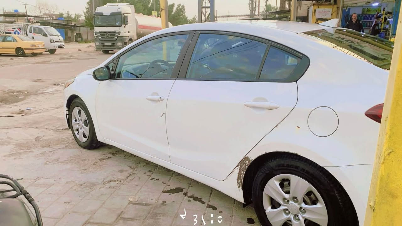 سلام عليكم. فورتي ١٧ وارد المريكي حدثه سرقه بنيد فقط ماشيه ١١٥ سنويه.سعر ١٠٠٥ العلوان بغداد   الطالبيه  رقم ***********

نص مكتوب في الصور:
- ٣١:٠٠