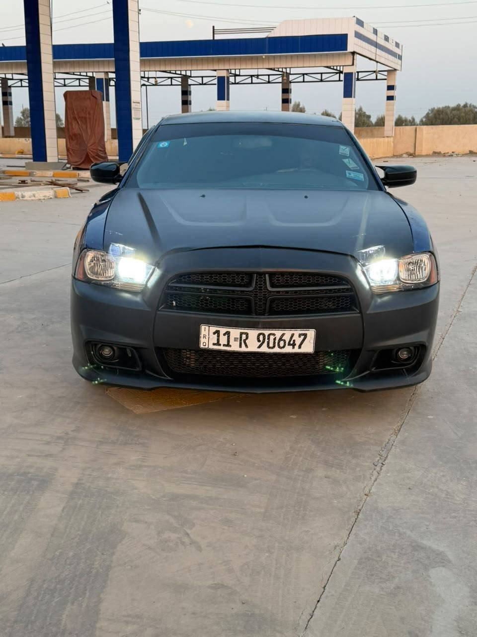السلام عليكم 
(جارجر  اللون ازرق غير محدد) 
‏‎الموديل : 2013 
‏‎( المحرك : 6V 3600 ) 
‏‎(سياره مصبوغه عام ) 
( رقم بغداد تحويل ثاني يوم )
‏‎المواصفات :
‏‎* حساسات خلفية . 
‏‎* شاشه كبيره 
‏‎* مصابيح امامية زنون . 
‏‎* تشغيل عن بعد . 
‏‎* محدد سرعة . 
‏‎* بلوتوث . 
‏‎* كاميرا خلفية .
‏‎* دخول ذكي (بصمة) 
*كير طياره. 
*تحكم ستيرن
*السعر : 100 وبيها مجال مستعجل 
‏‎الاستفسار ***********
العنوان :بابل الشوملي
