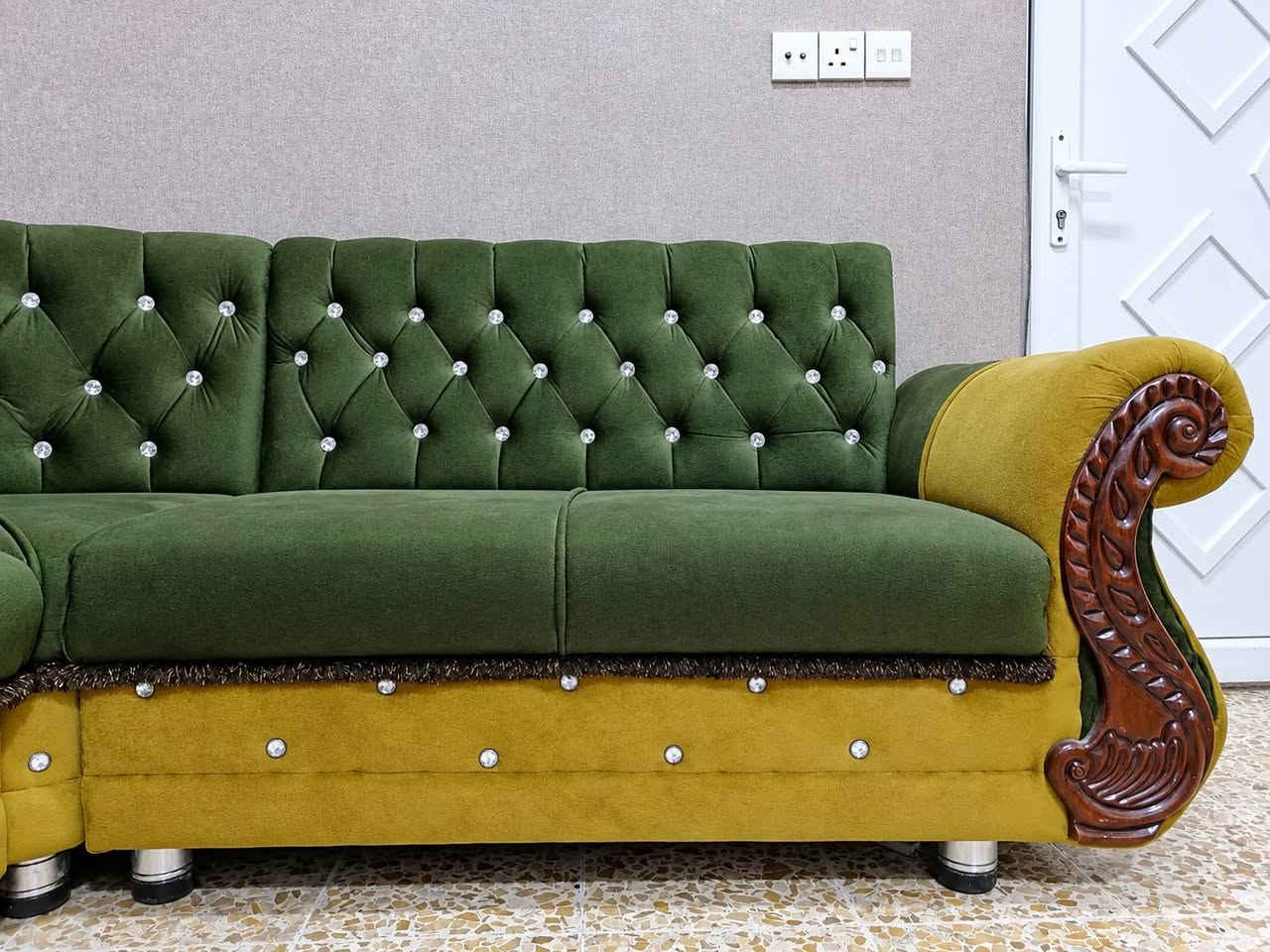 ديوان 11متر زاويتين خشب عراقي ثقيل مستخدم شي قليل السعر 425
بيه مجال بسيط المكان موصل حي سومر للاستفسار الاتصال على الرقم *********** او الرقم***********
