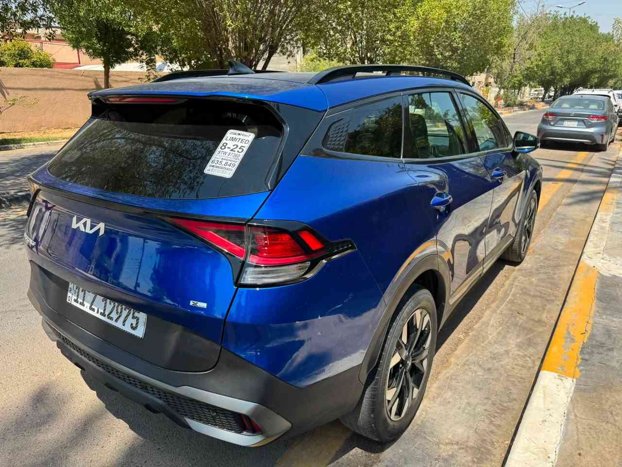 السلام عليكم.   بيع او مراوس
كيا  سبورتج  فئه برستيج فول 1/1

موديل 2023 

السعر 178$ ورقه وبيها مجال للشراي 

سياره رقم بغداد الدولي بأسمي تحويل ثاني يوم

وارد امريكي حادثها بسيط صبغ جاملغ الامامي الايسر بارد قليل بالجاملغ  الامامي الايمن فقط بدون شواصي 

لون جويتي  مميز 

موجوده صور الحادث مالتها ورقم الشاصي

ماشيه 62الف ميل

السياره نضيفه ومكفوله اي نقص مابيها ربع دينار متصرف عليها

مواصفاتها : ( فول مواصفات )

🛑 3 انضمه قياده ( Smart , eco , sport) 

🛑 محرك 2500 تنفس طبيعي

🛑 فور ويل

🛑 بصمه

🛑 تشغيل عن بعد

🛑 ترحيب دخول

🛑 صندوك كهربائي

🛑 شاحن كهربائي 

🛑 فتحه سقف بانوراما

🛑 كار بلي

🛑 شاشه كامره خلفيه

🛑 رادارات 360 درجه

🛑 تدفئه كشنات

🛑 منافذ ( USP/AUX/12v )

 🛑 تبريد قطعتين

🛑 هاند بريك دكمه

🛑 اوتو هولد

🛑 خاصيه اطفاء المحرك اثناء الازدحام

🛑 خاصيه النزول من المنحدرات

🛑 مثبت سرعه تفاعلي والمحافضه على المسار 

🛑 شاشه عداد ايباد

🛑 داخل لونين اسود 

🛑 ويل كب

🛑 كراسي كهرباء 

السياره احلا من الصور بهواي وجاهزه من كلشي مال جناي 

عنواني بغداد الكرخ حي العدل 

***********
