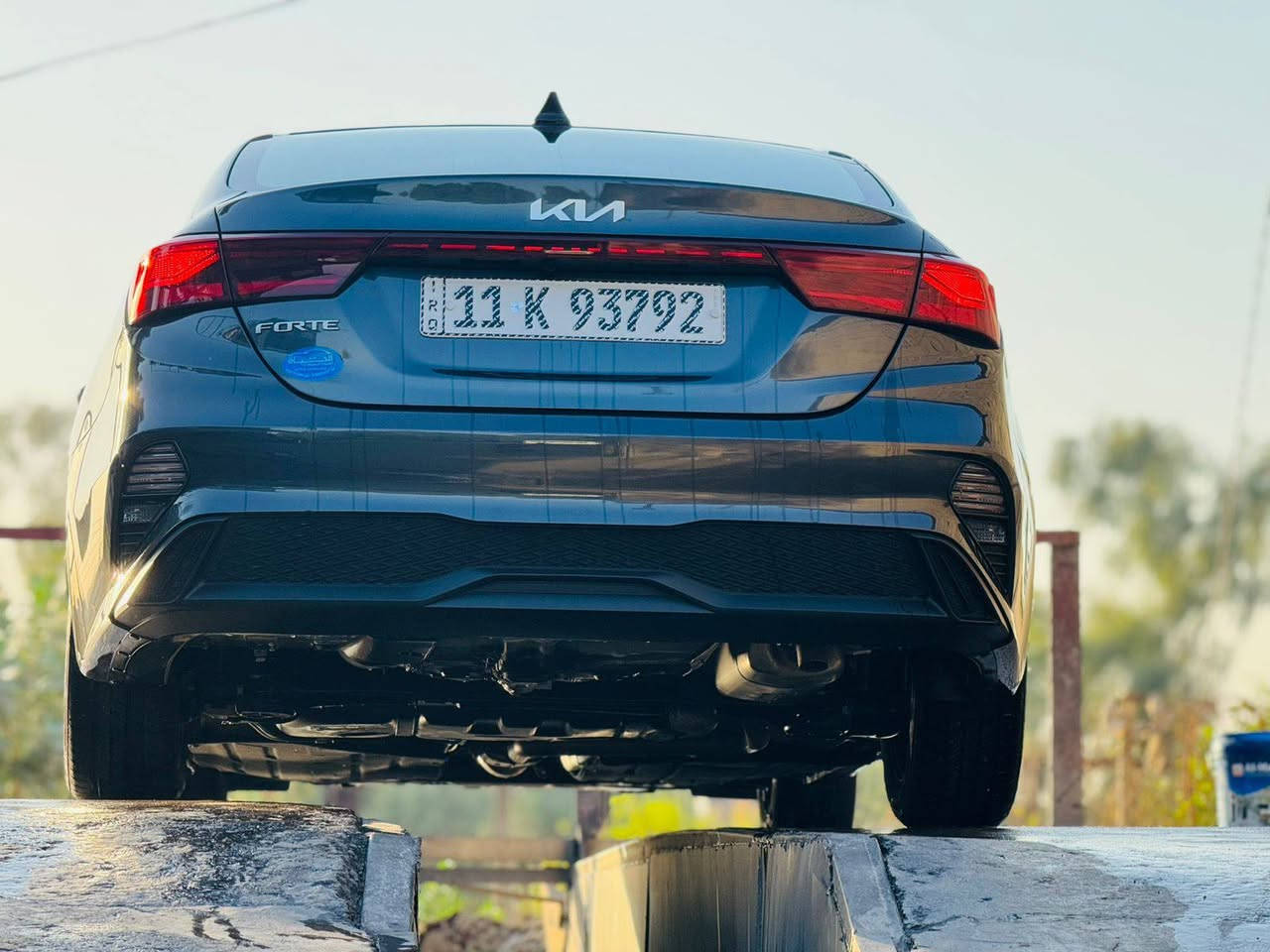 🚘 للبيع – كيا فورتي 2023
🔹 الموديل: 2023
🔹 المحرك: 2000 CC DOHC
🔹 الوارد: أمريكي 🇺🇸
🔹 رقم السيارة: بغداد 
🔹 مكان السيارة: بغداد
🔹 عداد المسافة: 28 

✨ المواصفات 
✅ مثبت سرعة
✅ مانع انزلاق
✅رادار امامي
Apple CarPlay + Android Auto لاسلكي✅
✅ أنظمة أمان متقدمة
✅ تحذير من الاصطدام الأمامي
✅ نظام المحافظة على المسار
✅ مساعد الانحراف عن المسار
✅ نظام تعليق مستقل
✅ مصابيح أمامية LED
✅ حساسات ضغط الإطارات TPMS

📌 حالة السيارة
✔️ السيارة نظيفة جداً وحالتها ممتازة
✔️ حادثها في امريكا هو:
 بنيد مصلح نفسه فقط حادث سطحي شواصي ولغود مكفوله شرط 
وصبغ بهلال الجاملغ الخلفي موضحلك بصوره
وبارد بالباب 

✔️ السيارة حالياً جاهزة 
💵 السعر

السعر المطلوب:132ورقه وبيها مجال

***********
