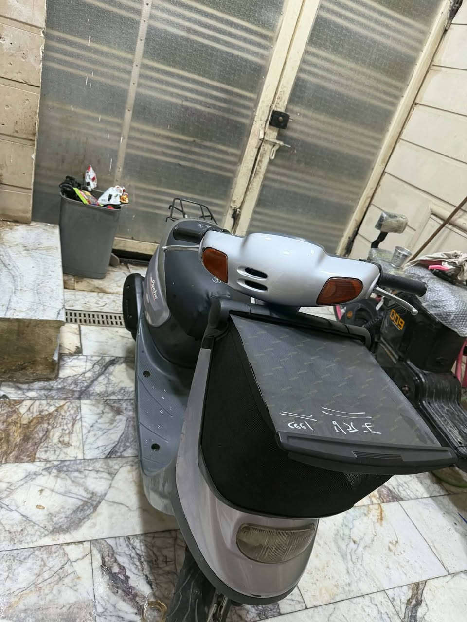 سلام عليكم دراجه البيع كلش نضيفه مال حاويه نفس ما شفتو الكشر والدراجه مامفتوحه  الدراجه وفوك متصور نضيفه الله شاهد وجيب مصلح وتعال فحص السعر800وابي مجال قليلل مكاني كربلاء رقم فقط تصال مامتواجد عله الفيس ***********
