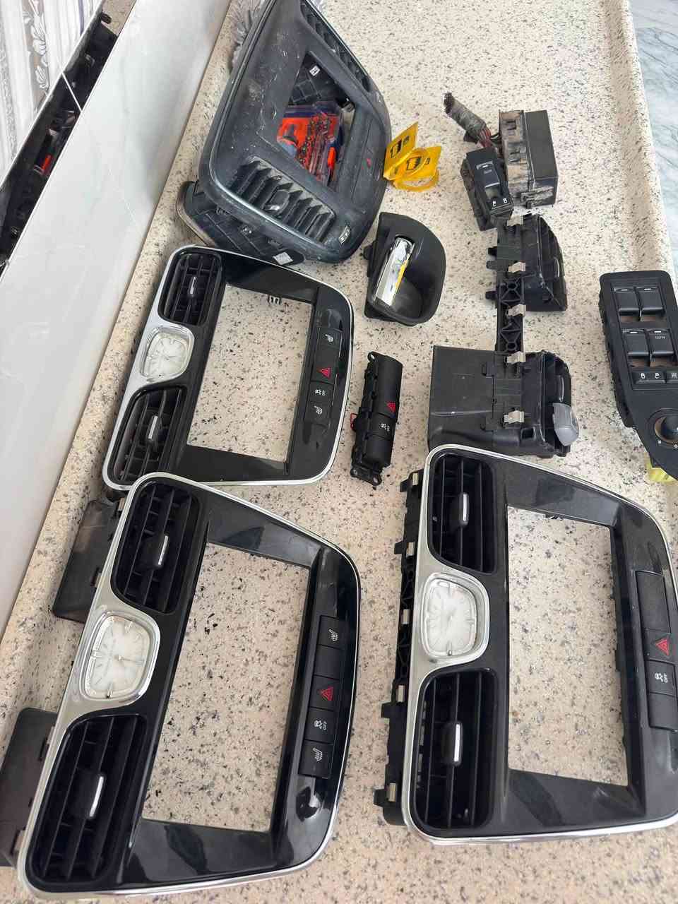اغراض c200 كل الموديلات  هواي نواع عندي الها  كصه شرط 
***********
توصيل موجود لجميع محافظات العراق

