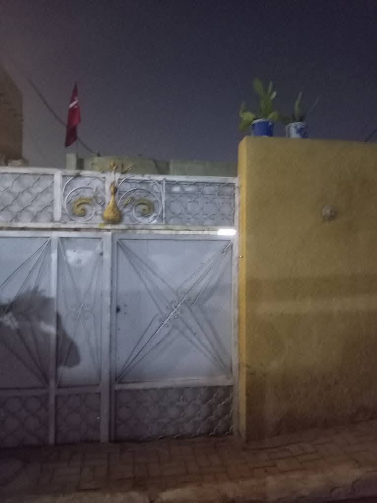 بيت للبيع في حي السفير مساحة ١٢٥ متر قرب منتزه الكفاءات وقريب سوق العبيدي رقَم *********** و مروس بقطعة و بيع بي منطقة ٧٠ وبي مجال

