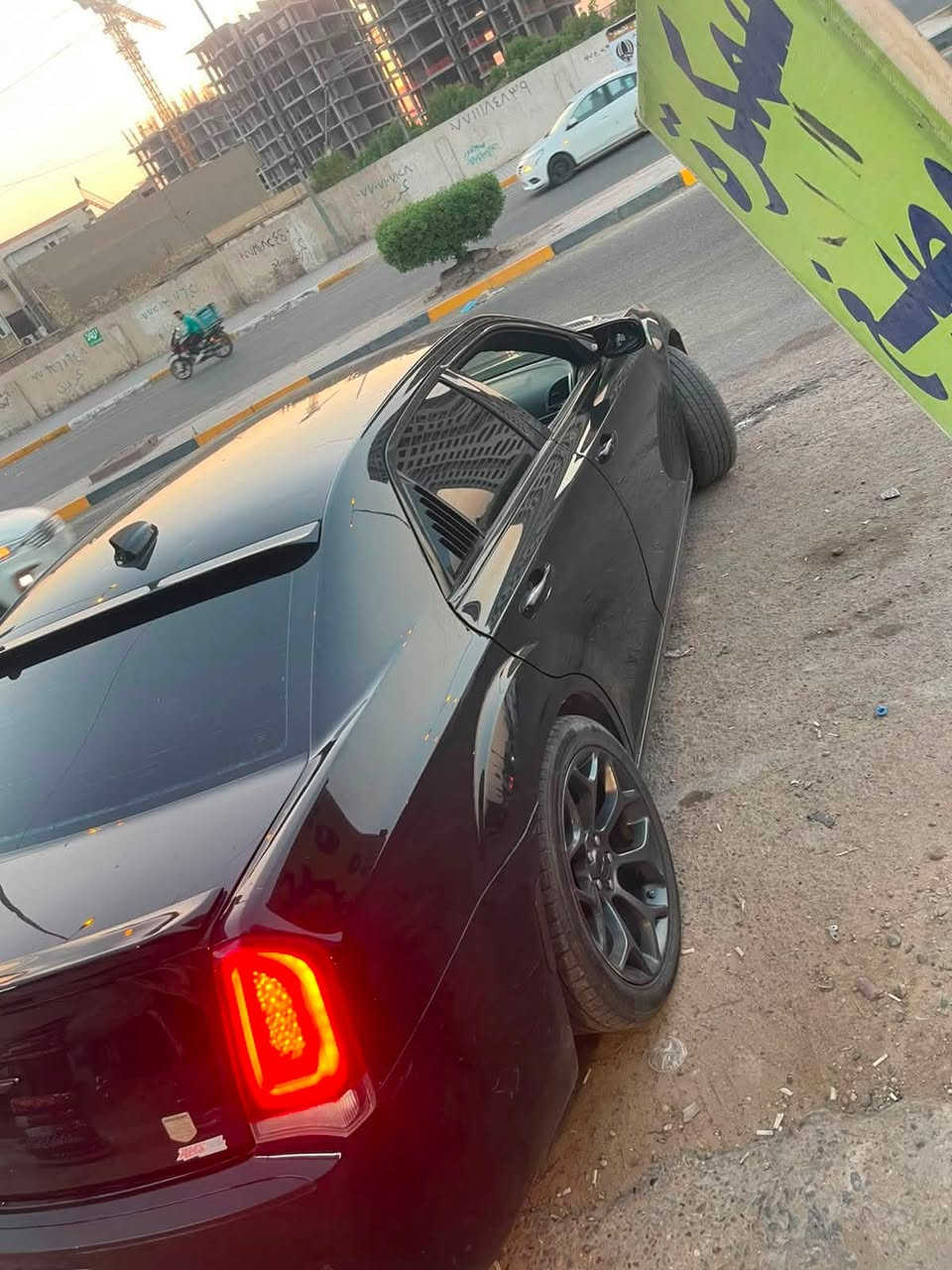السلام عليكم اوباما ٢٠١٩ فور ويل السياره كنديه كلين وطبت للعراق نضرب الجاملغ اليمنه بدلته وحدثت البنيد السياره بيها نقوصات بسيطه للاستفسار *********** 
السعر ١٨٥ وبيها ومجال
