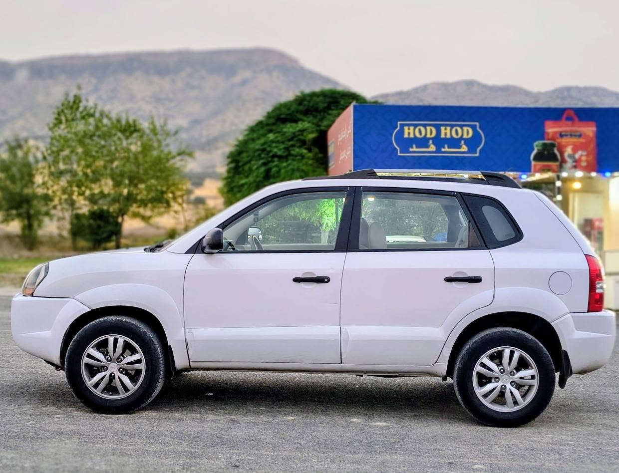 نرخی 106 شوێن قەزای دوکان
هۆندا ی تۆکسۆن 2010 سپی بەفری abs  گێڕ ئۆتۆماتیک و عادی چوارجام کارەبا  190 هەزار کیلۆمەتر ڕۆیشتوە  یەک پەڵەی بچوک بۆیاخە بێ ناوگرتن 
گێڕو مەکینەی نەکراوەتەوە سەرف ودەنگ بوخاری نیە لەسفریە دوودەستی کردوە   ژم ***********     *********** دخان, السليمانية
