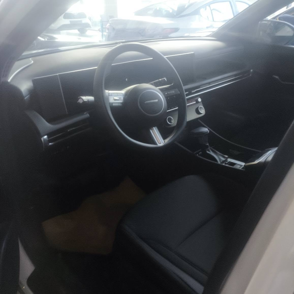 *********** أربيل, العراق

نص مكتوب في الصور:
- HYUNDAI تصميم يلفت الأنظار أداء يلبي طموحاتك هيونداي توسان .. أكثر من مجرد سيارة أنظمة أمان متطورة لحماية أكبر لك ولعائلتك محرك قوي واقتصادي أداء مثالي في كل الطرق مقصورة مريحة وفاخرة تجربة قيادة استثنائية إضاءة LED متطورة رؤية أوضح في جميع الأوقات تصميم عصري وجذاب يعكس شخصيتك TUCSON الرفيق المثالي لكل رحلاتك
- HYUNDAI TUCSON تصميم عصري .. أداء أقوي الخارج من الأمام من الخلف من الجانب من الأمام مباشرة من الخلف مباشرة الداخل منطقة القيادة المقاعد الأمامية المقاعد الخلفية شاشة المعلومات ناقل الحركة صندوق الأمتعة محركات قوية واقتصادية أنظمة أمان متطورة راحة وأناقة في كل رحلة تقنيات حديثة HYUNDAI Better Drives Us
- HYUNDAI هيونداي توسان وارد أمريكي حادث أمريكا :ضرر باب ج بطلغ خلفي الممشى: 20,000 ميل صور الحادث الأصلية