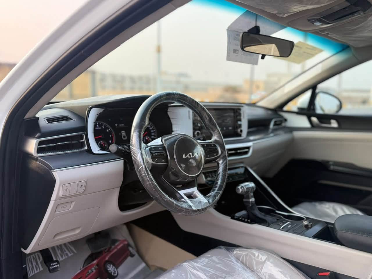 السلام عليكم
كيا5 خليجي2023 رقم بغداد باسمي تحويل السياره فول مواصفات عدا البانوراما ماشيه 80km سياره جاهزه وع ايدي من الزيرو صار بيه عندي قطعتين تبديل اصليات ورشه الهلال الخلفي بدون داخل سعر168 للتواصل ***********
