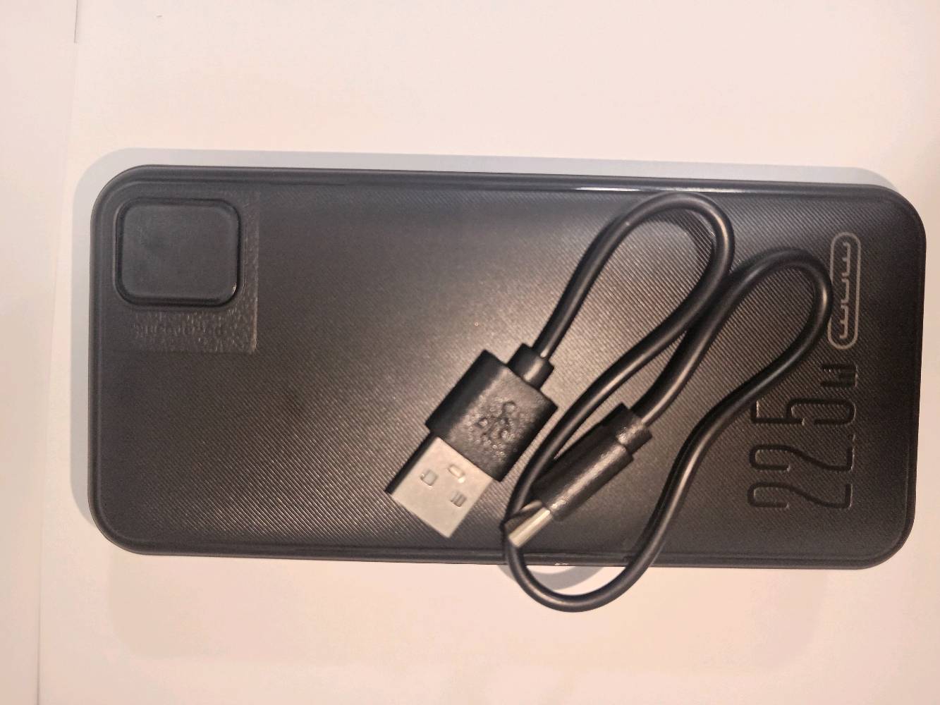 بور بنك نوع WUW Y138 Power Bank 20000mAh 22.5W Quick Charge PD - 
BLACK

جديده ما مُستعمله ، نظيفه كلش
سعرها بالسوق ٢٥ الف و ٣٠ الف

يجي وياها الواير الي بالصوره