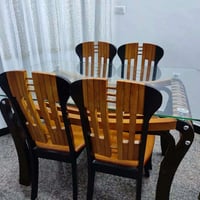 ميز طعام • ٤ كراسي • حي التراث