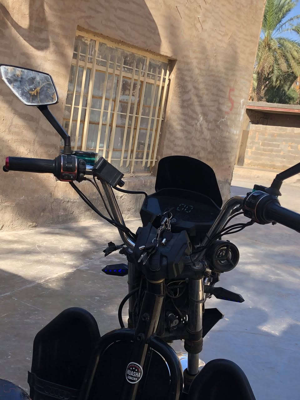ماطور شحن هيوشه للبيع بطاريات على الفحص الكهربائيات كلها شغاله نظيف والسعر 500 وبي مجال والاستفسار على هذا الرقم ***********
