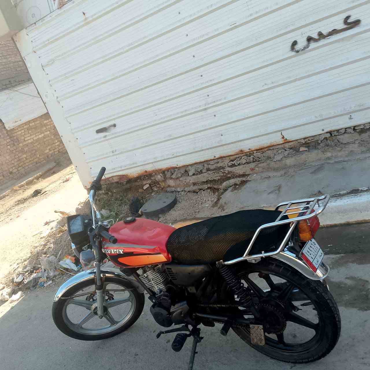 سيفان موديل 20
مكينة نظيفة ناعمه خرسه شلعه معدل 
كهربائيات كلها شغاله نكره سلف وهندر 
بغداد الحسينيه ***********
400 بيه مجال
