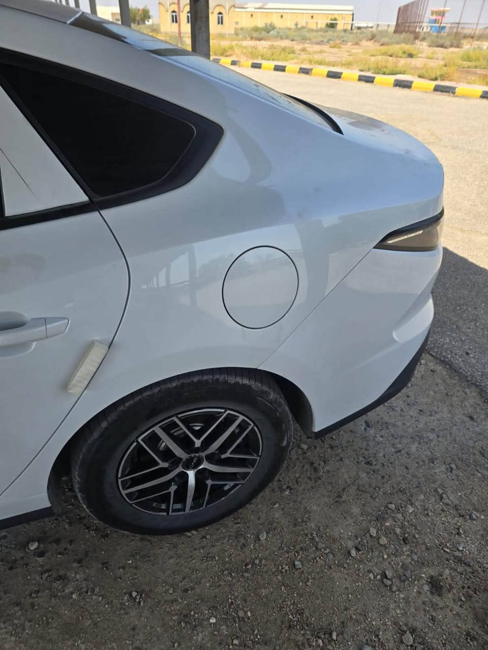 BYD seal05
ويل كروم
مواصفاتها معروفه
2025
ماشيه14الف
بيها بارد بالباب الخلفي عكس السائق موضح بالصور
سعرها19مليون
مكانها بغداد 
***********
