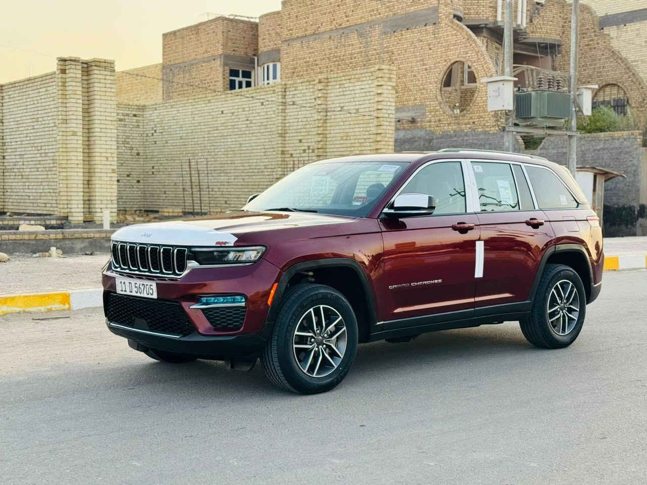 جيب شيروكي 2023  رقم بغداد الدولي
أمريكي تبديل باب وصبغ جاملغ امامي
شاشه كأمره تحكمات جنطه كهربائي 
كشنات جلد + كهربائي

السعر 245 وبيها مجال
للاستفسار(***********)

