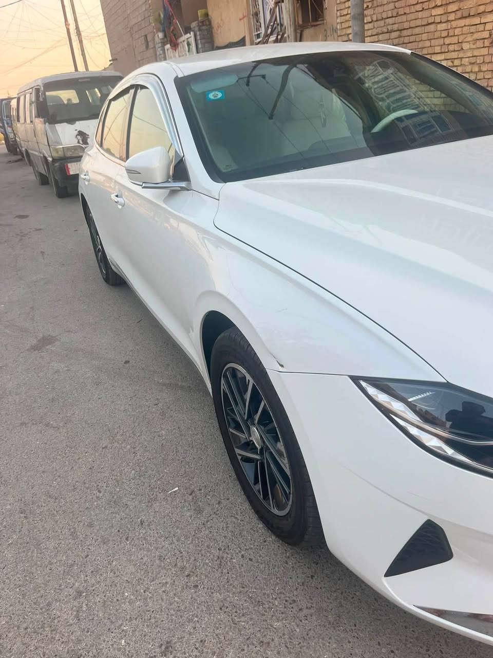 ازيرا 2023 للبيع وارد كوري فول مواصفات ما عدا الفتحة
💸السعر 220 بي مجال قليل 
للأستفسار 

*********** فقط واتسأب 

او الاتصال ***********

