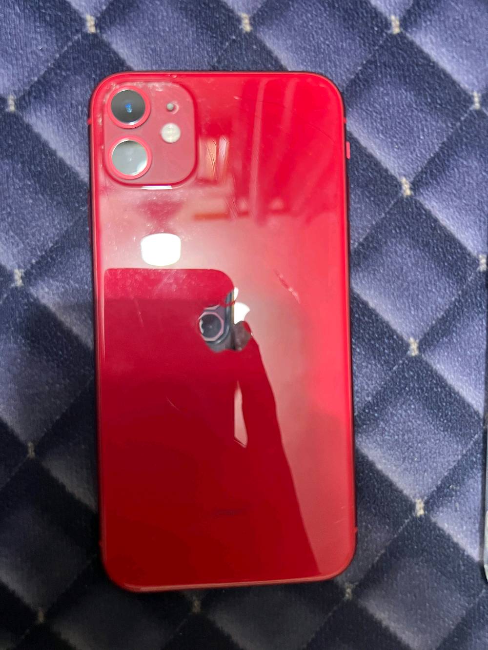 سلام عليكم من رخصه الاكروب جهازiphone11  للبيع او مراوس ب( ايفون ثاني فقط🔔) ركزلي★.
جهاز ايفون11 كامرتين لون احمر❤
بطاريته 100%💯 نوعيه الجيده 
ذاكرته128ونضافت الجهاز 80%
جهاز اداء سلس جدا كامرته 📸تصوير واضح ومرتب 🎬
بي كسر بسيط ب اكلاسه مالته مثل مموضح بلتصوير ولضهر مفطور بس مماثر ابد اقتصادي بلشحن مالته كلش سيم كارت شغال 
 ( الجهاز مبدل بي شاشه وبطاريه نوعيه اصليه  وفيس ايدي ميشتغل) 
مكاني ناصريه مركز صوب الشاميه تقاطع الرايه📍
***********📞
اخوان سعر225