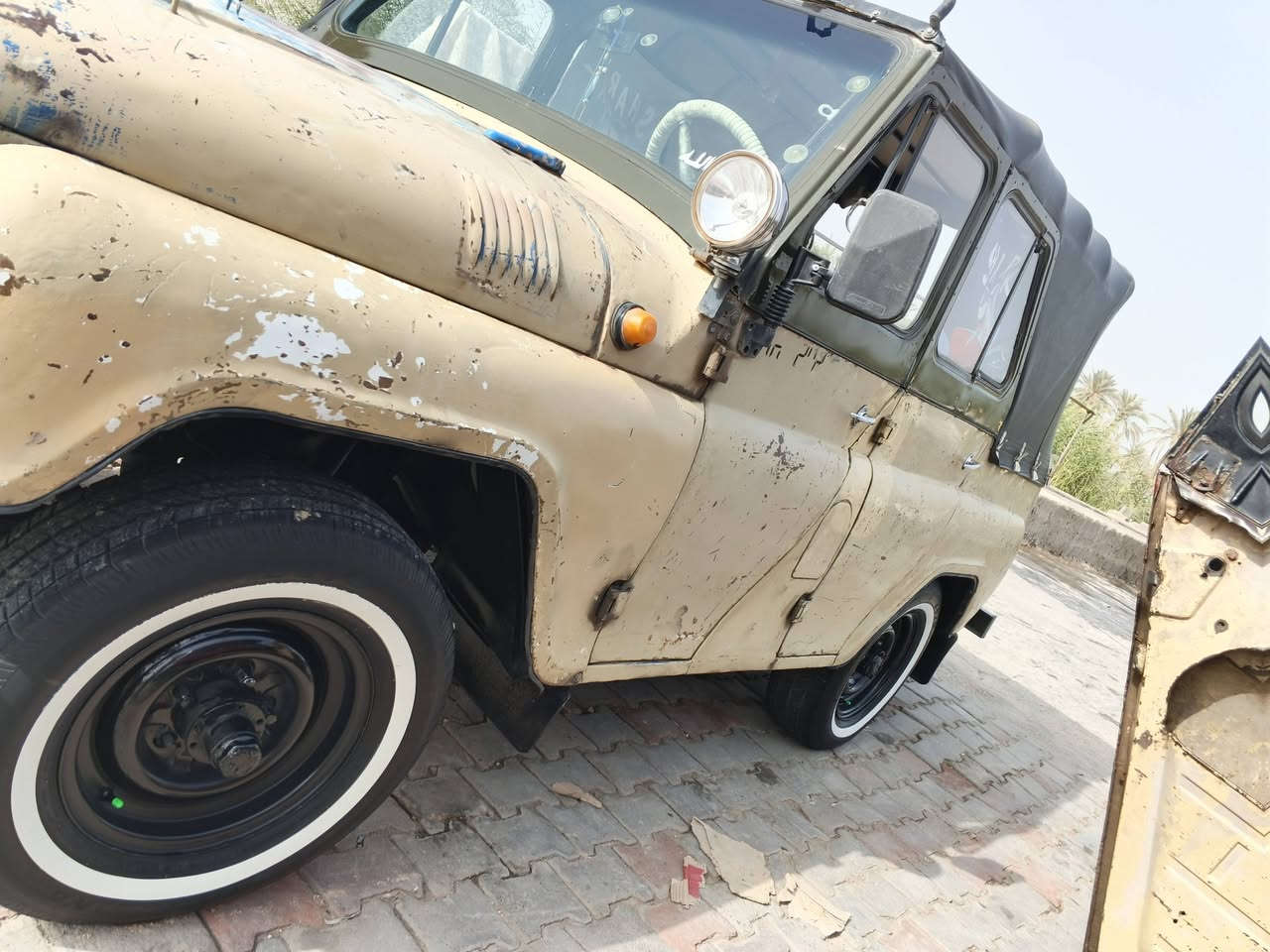 الحلال ناشف
واز 88بدون البيع 
سياره بلاديه خارج وادخل بدون صبغ
مكينه لاتنقيص ولاتبخير جديده قبل شهر شاد طابوكه حاويه جديده كير وتماتيك شاصي  جديد كله جديد  اكسن روسي 4دسكات قبل فتره حورتهن دسكات الخلفيه تخم تاير خط بيض ويل تخم جديد مصبوغ حراري جعمقه روسي  خفيفه سياره مثل ماجاي شوف صوره بل منشور  ربع ماذب عليه سياره كبل الشارع  سياره مال جناي سعره 7وربع وبيه مجال الشراي شي بسيط الموشراي لايكسر بسعر مكاني واسط صويرة عله سبيس
الاستفسار ***********
