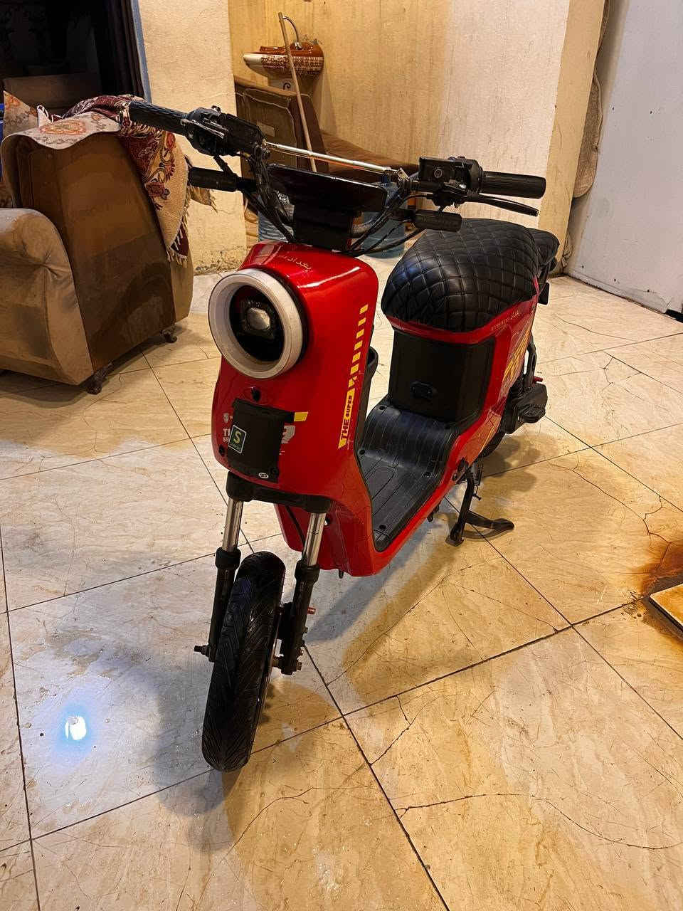 دراجهR9للبيع
دراجه ومرتبه مابيها اي عيب دراجه شغاله من ناحيه كلشي
بطاريات نضيفه
السعر300 وبيها مجال

العنوان بغداد المحموديه ناحيه الرشيد 

للاستفسار ***********

او مراسله الصفحه ❤️.
