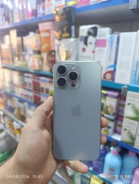 آيفون ١٥ برو ماكس • ٢٥٦ • بطارية ٨٧