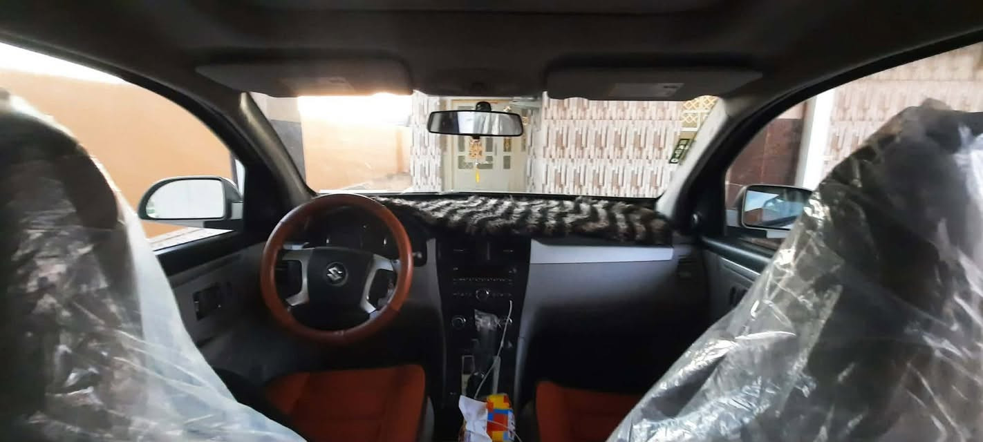 سوزوكي XL7موديل 2008 سياره جديده كلش من فضل الله وعلى البلاد كير محرك كهربائيات على وضع الشركه ممفتوح بيه برغي ماشيه 90 الف  وشبه مخزونه . 

مواصفات السوزوكي معروفه فول مواصفات فتحه تحكمات حساسات 7 راكب 3 قطع تبريد تدفئه تبريد بالمقاعد مقاعد جلد السياره جاهزه وبأسمي تحويل ميطول ساعه رقم انبار انكليزي . 

السياره ترهم عائليه وترهم خطوط . السعر 105 وبيه مجال للشراي 

وعلى نظافتها تسوى اكثر ورجاءا الي ميعرف قيمتها ومو شراي لايخابرني 
***********

