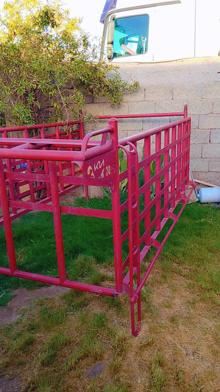 سلام عليكم للبيع محجر المكان بغداد السعر 
400 وبيه مجال الاتصال ***********
