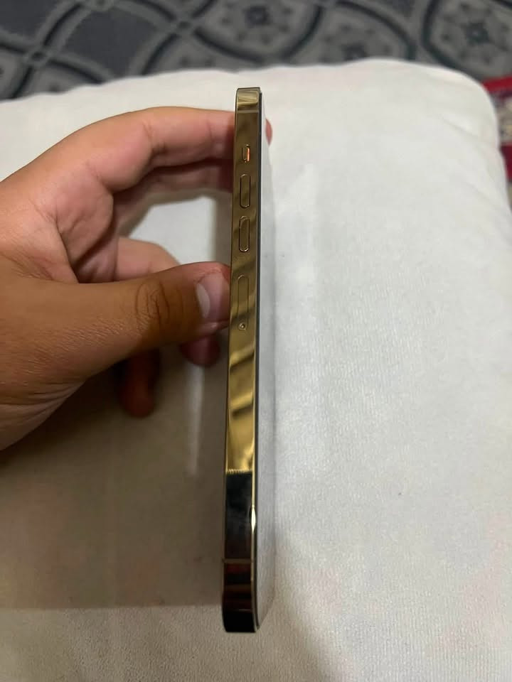 13 برو ماكس بطاريه 80 ذاكره 256 امريكي ما مفتوح جهاز نضافته 95مستعجل ع بيعته *********** سعر 650
