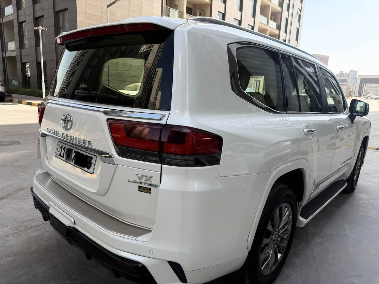 لاندكروز 2024 VX ساز ( لمتدد توين توربو ) رقم بغداد مغلفه (PPF) بل كامل مكفوله من الصبغ والبارد واي حاله سياره ماشيه 26 الف كيلو فقط الموصفات معرفه فول الفول السعر 75500 وبيه مجال بسيط الرقم *********** بغداد, العراق
