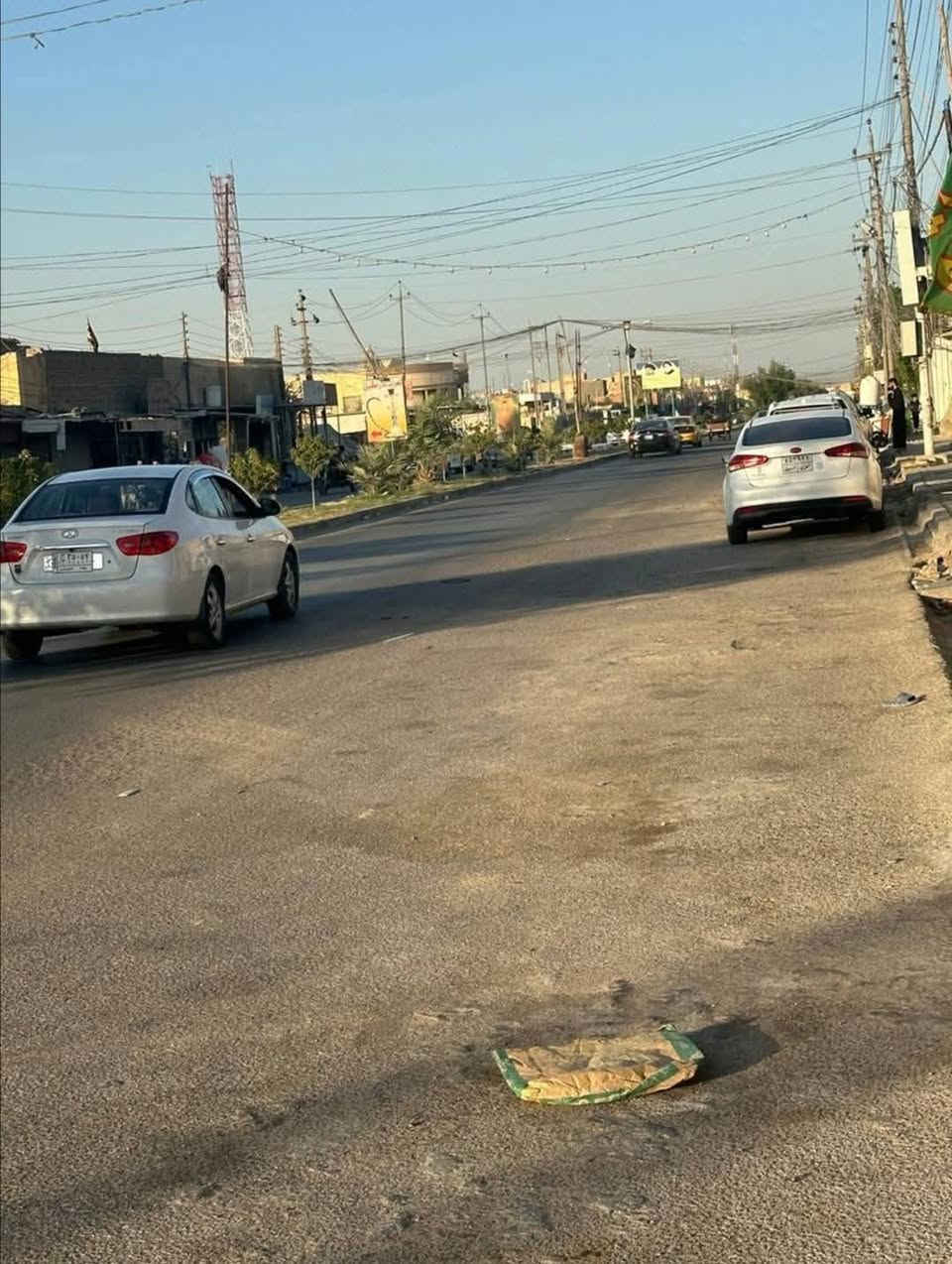 عقار تجاري للبيع في حي العسكري بداية شارع الأدله الجنائيه من جهة المكرمه ٢٠٠متر يحتوي على محلات عدد٢ وبيت غرفتين نوم وصاله واستقبال ومطبخ وحمام عدد٢ السعر ٢٦٥مليون وبي مجال للشراي للإستفسار والتوضيح الإتصال على الأرقام التاليه ***********
*********** أو مراجعة مكتب ابو علي التميمي للعقار في حي الوفاء
