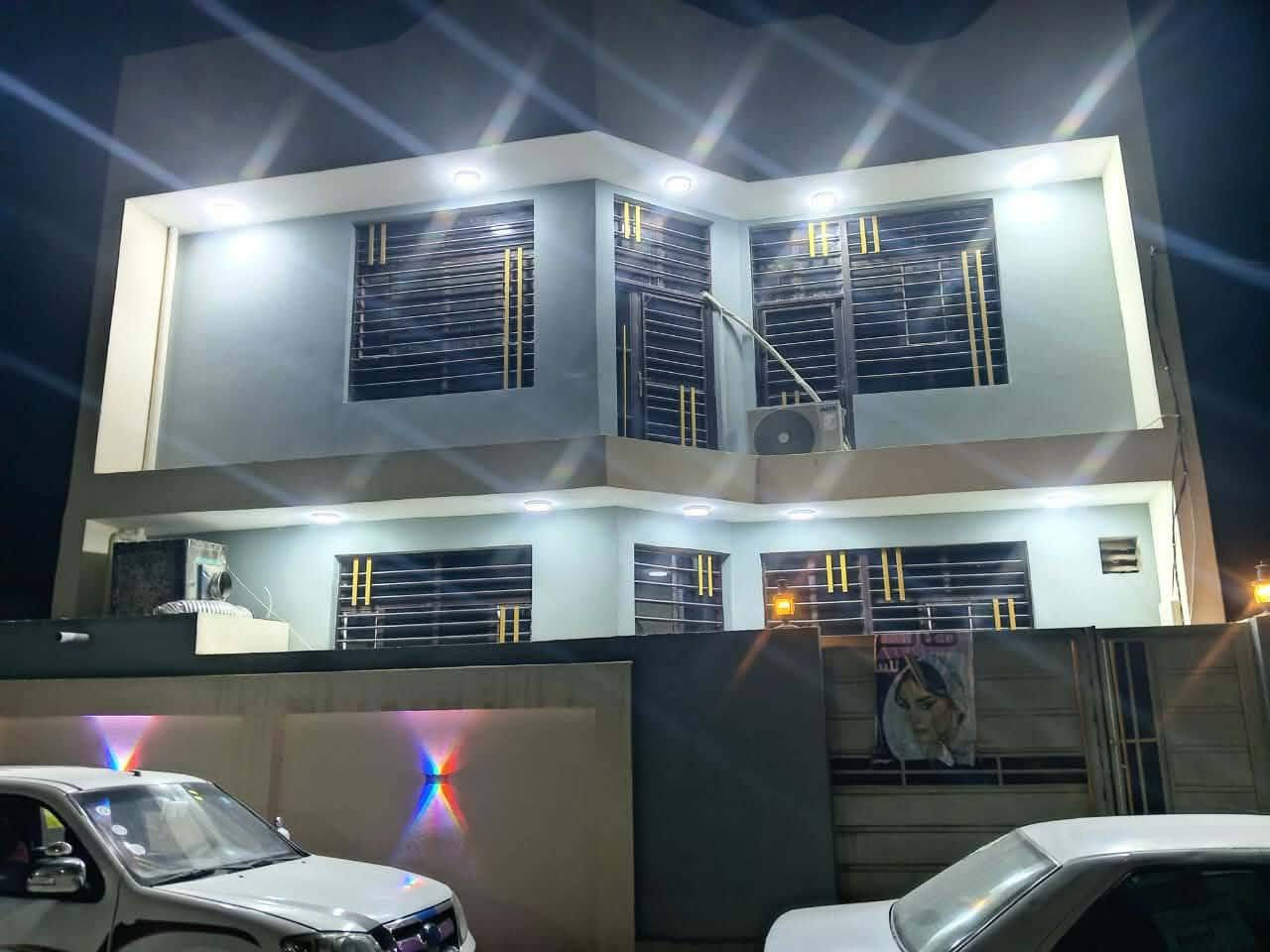 ‏
دار حديث بلتاجيه طابو زراعي سند 25 مساحه 110 ركن الوجهيه 11 والنزال 11 طابقين يحتوي على 2غرف واستقبال ومطبخ وغرفه جوه وغرفه فوك وهولين جوه وفوك وصحيات داخليه وخارجيه ومنور بيت درجه اولى فرع اسواق الغيث بيت متعوب عليه  رقم هاتف ***********
