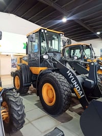 شفل هيونداي (HL730-9) كيلو (2) متر مكعب محرك كمنز (4500) و(125) هورس ب...