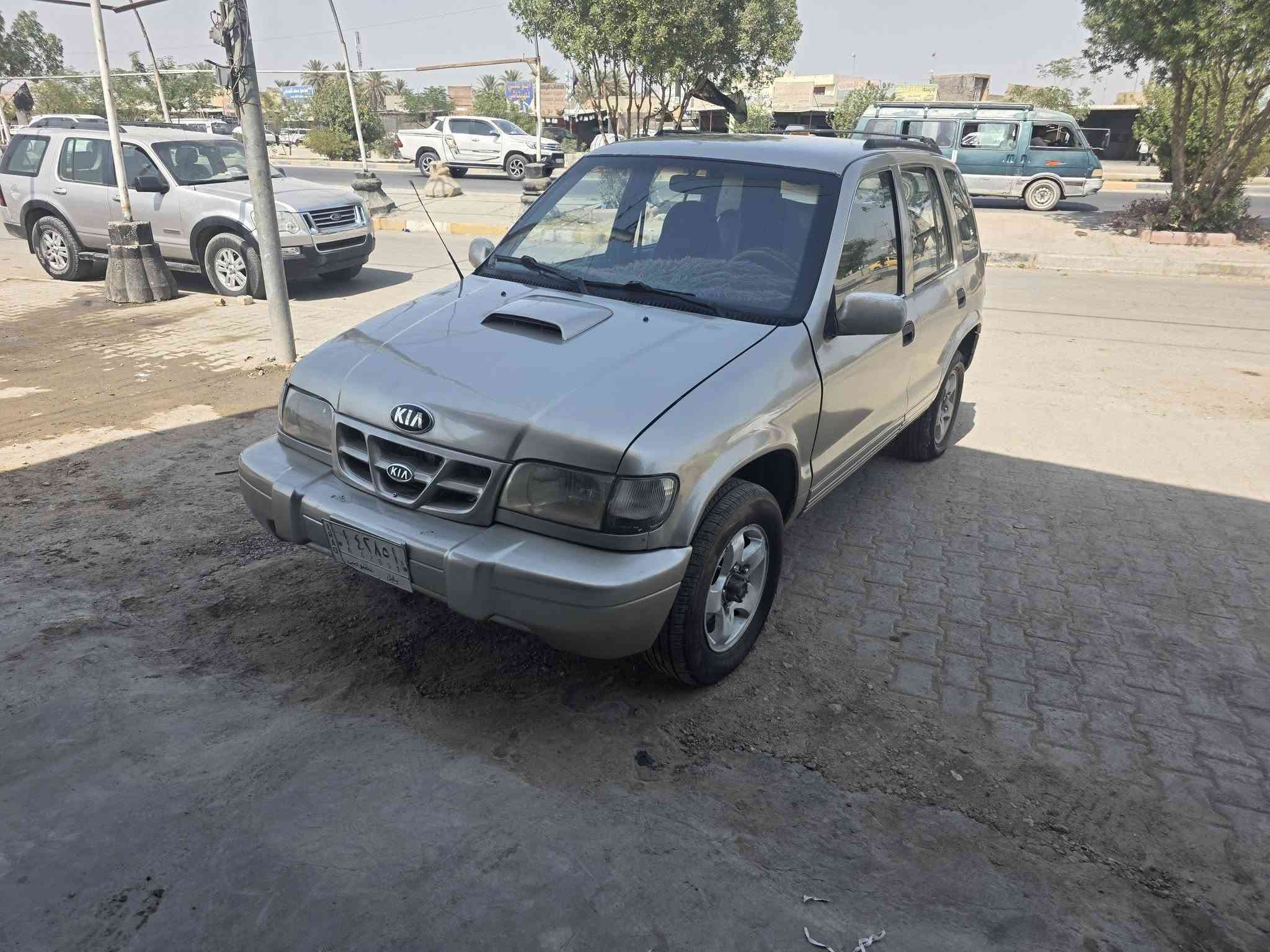 سلام عليكم .كيا سبورتج للبيع بأسمي  رقم بابل .موديل 2000.حجم المحرك 2000مسكر .كير اوتماتيك .مكفولات . مصبوعه عام للجماليه.  السياره تبريد شغال جيد جدا  ارعه جام كهرباء.ويل كب .العنوان الحله حي البكرلي السعر 42 بيه مجال بسيط ..للتواصل ***********....***********.واتساب ايضا .@

