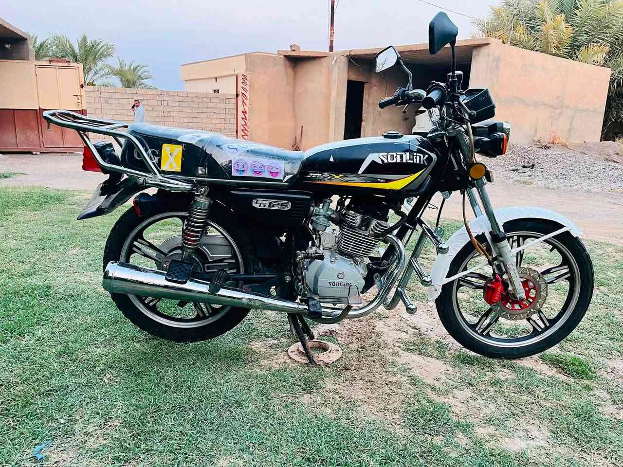 السلام عليكم   للبيع.                                                  موطور 🛵 سوليك سافان 2022☑️محرك كبس شرط لا صرق ولا بخار🕢 باب اول وزن ثقيل / احله من الصوره شرط 📸كهربائيات كلها شرط ✔️
***********📞
مكان الدراجه الزاب
