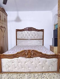 غرفة نوم • ٧ قطع • نضافة ٩٥٪