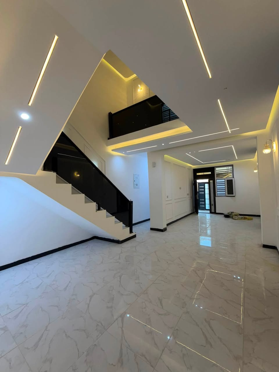 للبيع بيت 100 متر حديث موقع مميز شارع 20 😍🏡

طابقين 3 غرف نوم واجهة 5 🌝 

العنوان …📍.. ملحق الفارس موقع مميز 🥺🏡

 السعر 165 وبي مجال 😌☺️

***********
