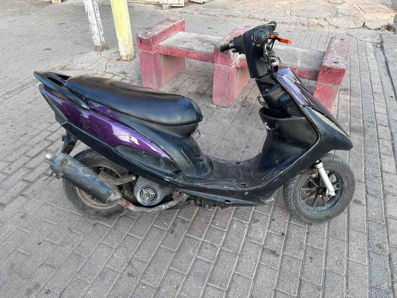 ماكس عدله للبيع الحبيبيه السعر ٥٠٠ الف وبيها مجال بسيط دراجه بيها نقوص الايت الأمامي والاستاند مكسور  نضيفه الاتصال ‭ ***********‬
