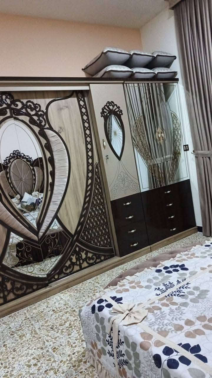 السلام عليكم.. غرفه البيع مكاني منطقه البحاتم عل طريق مدينه السياحيه الاستفسار الاتصال عل رقم 📱 الهاتف ..***********
