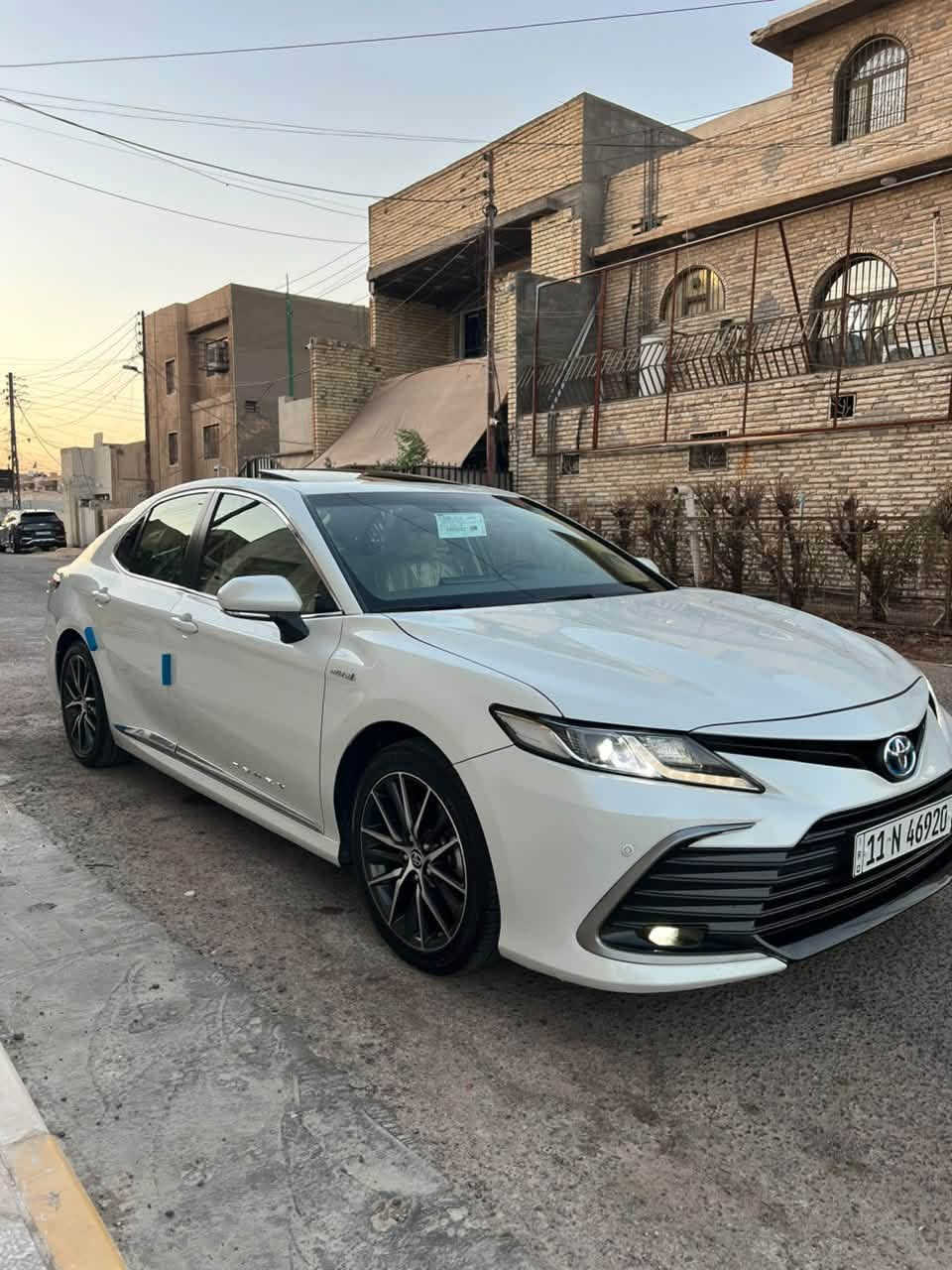 تويوتا  كامري 2024 هايبرد وكاله عبد اللطيف جميل فول 1/1 GLE
ماشيه 40 الف كيلو مكفوله من كلشي   
  فتحه وبرده وكرسي كهرباء وشاحن وايرليس جديدا جدآ السياره باسمي تحويل ثاني يوم 
السعر 240   مكانها بغداد 
الهاتف    ***********
السياره على وضع الشركه واستخدام شخصي على أيد وحده
