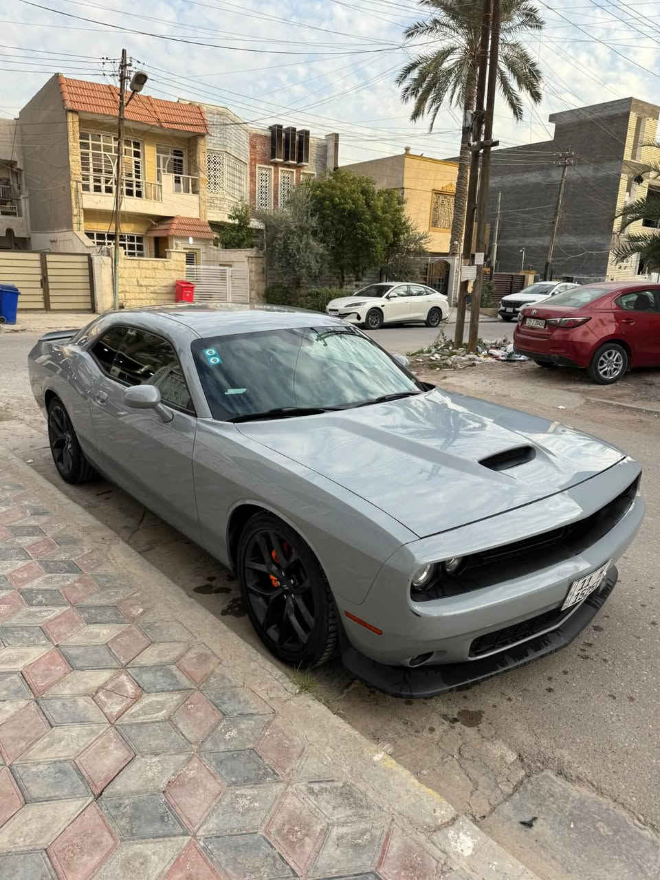 السلام عليكم
جالنجر GT بلاك توب 2021
لون سموك
بدوون ايرباك بدون شاصي بدون لغد
حادثهة بسيط جاملغ وبنيد صبغ 
ماشية 80 الف كيلو يعني 50 ميل

قبل يومين مبدل بيهة باتري و دهن جديد وزوج تايرات امامية
ومبدل بيهة فريز التبريد
مابيهة نقص برغي

كشن السايق كهرباء 
شاشة وسط و شفتات ستيرن
وحساسات خلفية
مري جوانب هيتر
ابل كار بلي 
مراية وسط تعتيم ذاتي
كير مكفول مكينة مكفولة بدون فتح 
مبرمج مراوح
السيارة ناصبة و كاعدة ومعتني بيهة
وهذا رقم الشاصي 

2C3CDZJG4MH670660

عنواني حي الجامعة او زيونة
احمد
***********
السعر 189
