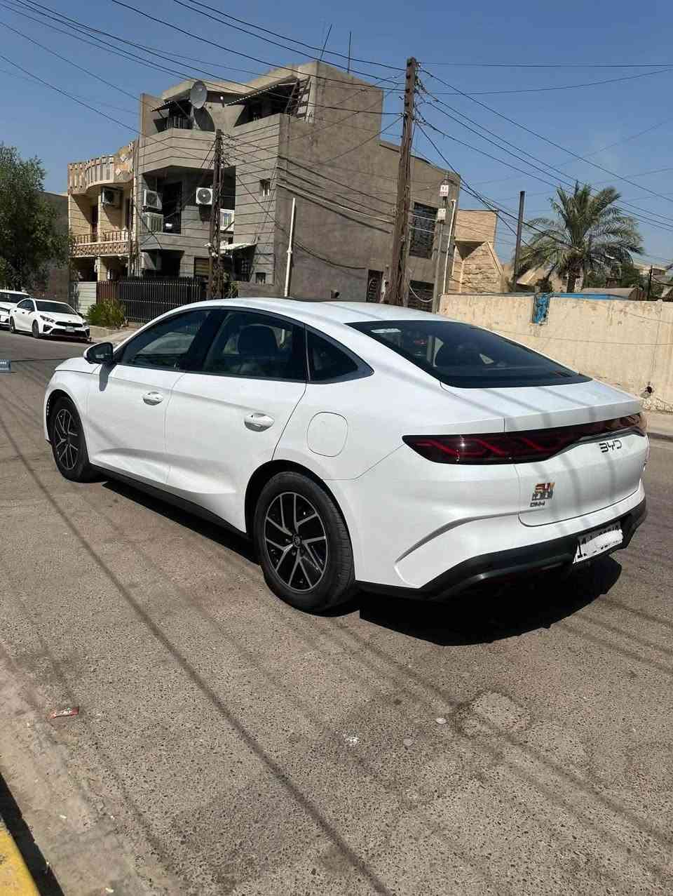 BYD Qin L 2024 
بطاريه 120 
ماشية 20.000
رقم بغداد 
( صبغ باب خلفي فقط بسب شخط  ) 
سعر 25 مليون 
عنوان بغداد السيدية 
للتواصل ***********
