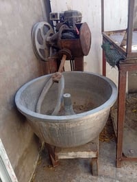 موجود عجانه وميز عدد 2 بسعر مناسب بغداد الزعفرانيه موبايل 07706968769 ...
