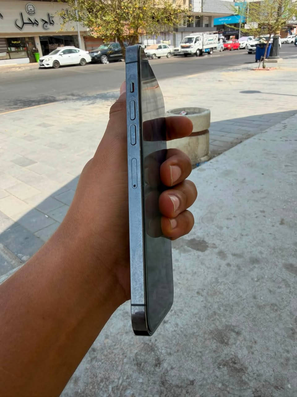 السلام عليكم ايفون ١٣ برو ماكس ذاكره ٢٥٦ بطاريته ٧٧ بلاد كفاله جهاز فقط مسكور ضهر شراي يدخل خاص الرقم / ***********

