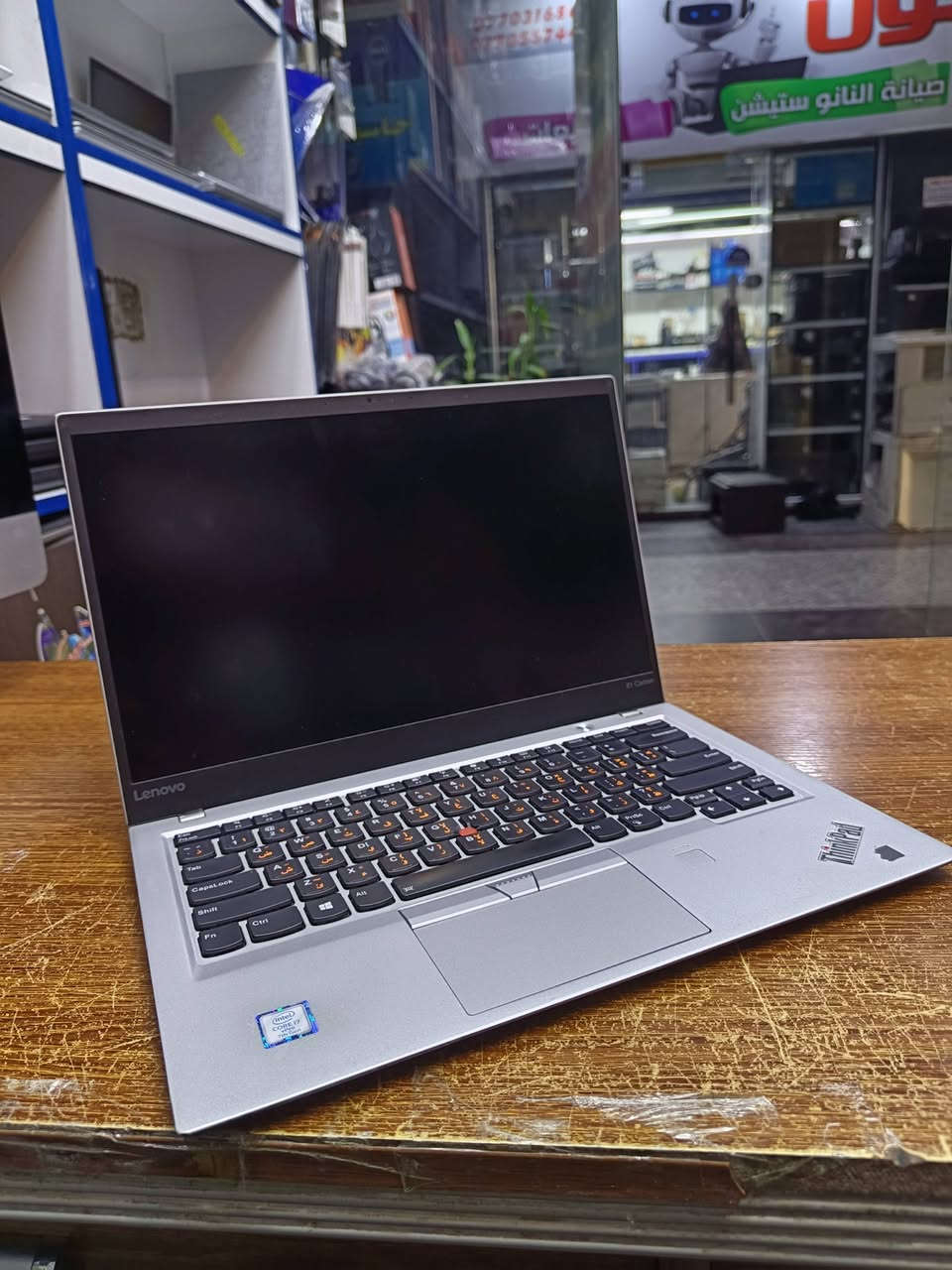 لابتوب  لينوفو Thinkpad 
X1 carbon 
i7 جيل سابع 
رامات 16G
هارد 256ssd قابل للتطوير 
تكدر تشغل عليه برامج هندسيه اوتوكاد اخر اصدار ماتلاب وغيرها من البرامج ايضا برامج الفوتشوب وبرامج البرمجه وغيرها 
تجي وياه ملحقاته كامله من ماوس و ماوس باد وجنطه وشاحنته الاصليه 
شحن تايب سي سريع 
لابتوب نظيف استخدام كلش قليل 
سعره 425 الف وبيه مجال 
يتوفر توصيل الكل المحافظات 
التوصيل مجاني
للتواصل ***********

