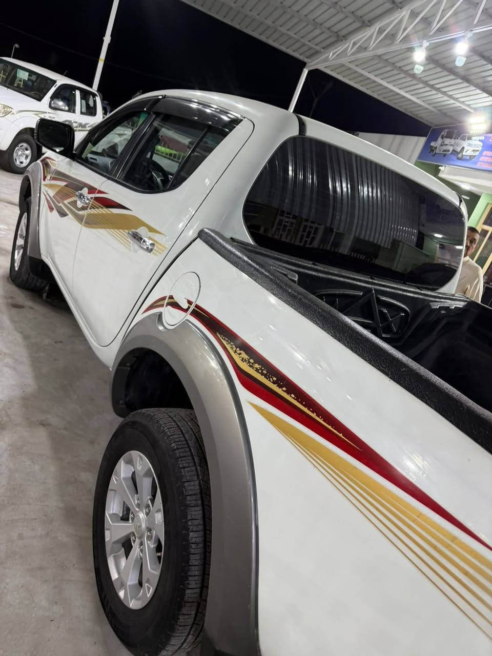 مسيو بوشي  فور ويل دبل قماره تماتيك ٦ س موديل ٢٠١٥ كفاله عامه من كل شي ماشيه ١٤٠ الف كم للاستفسار ***********

نص مكتوب في الصور:
- محمد قاسم نعم... قبل ٢٠ دقيقة
