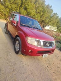 نيسان بابندر 2009 للبيع سياره جاهزه بيها ثلاث قطع صبغ جماليه فقط ترايك...