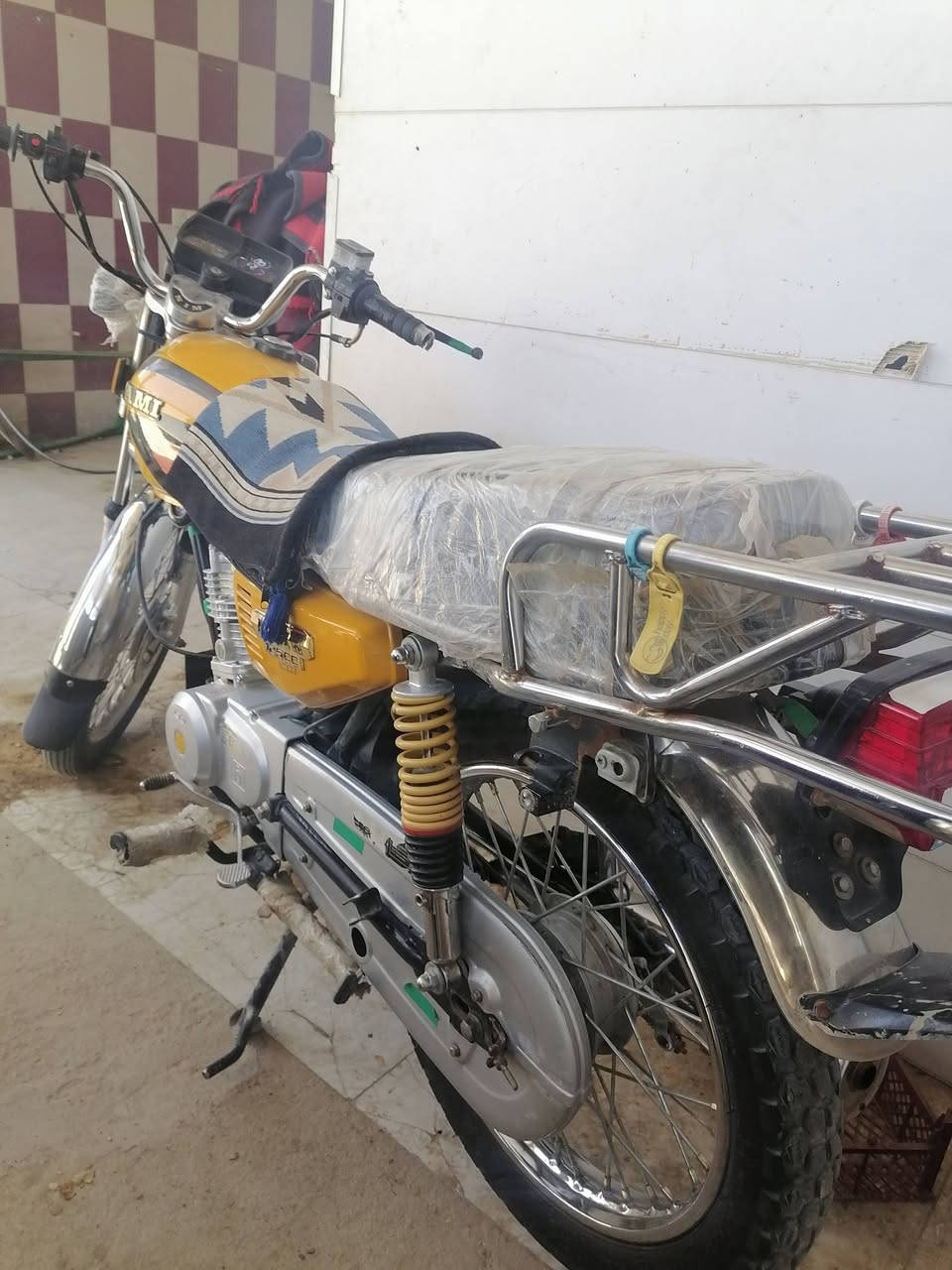 سلام عليكم   دراجه للبيع موديل 23 اوراق سكنر سعرها 550 وبيها مجال رقهي ***********📞
