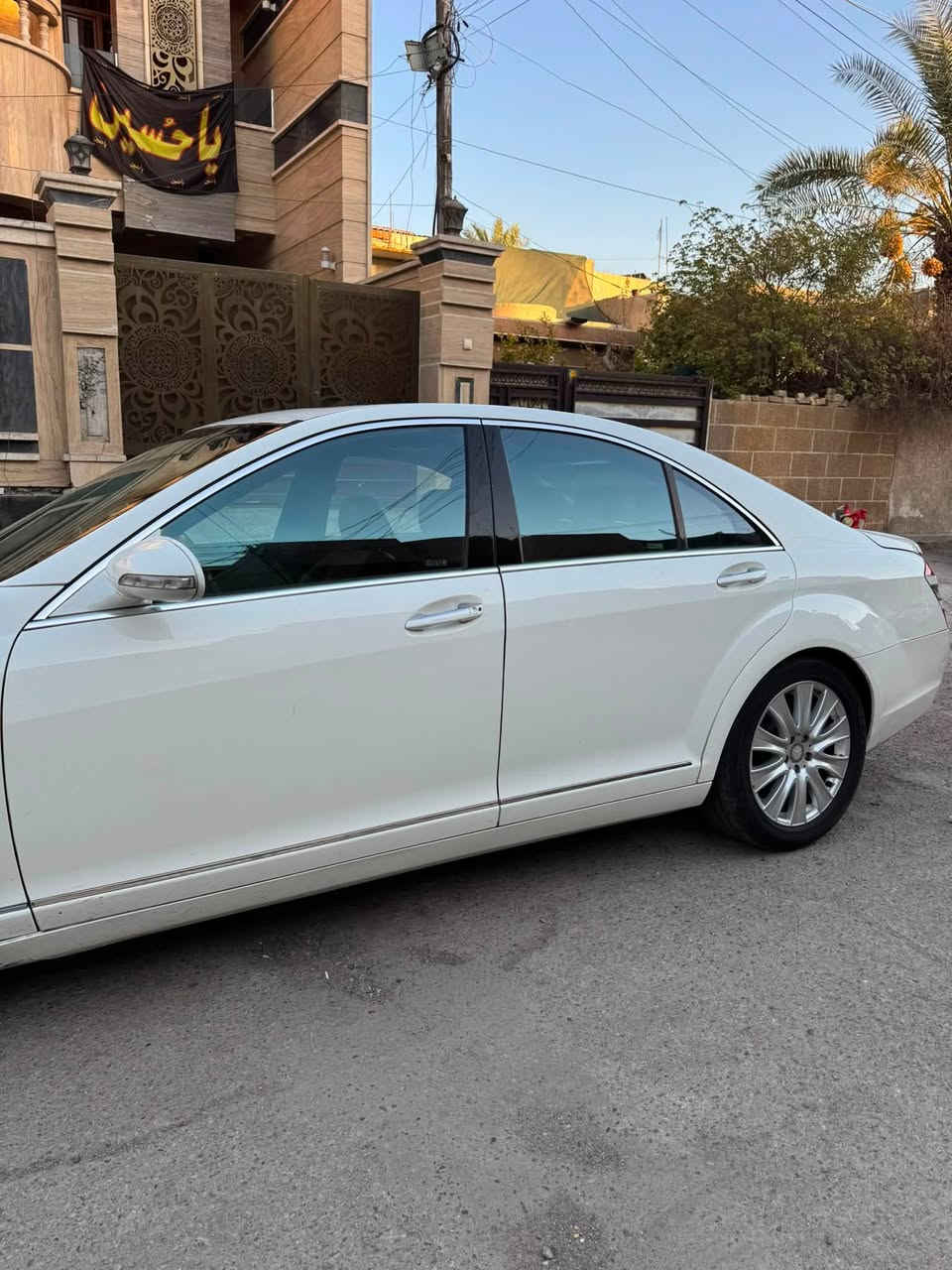 .
السلام عليكم 
مرسيدس 2006 
s550
ماشية121الف 
وارد يابان 
رقم بغداد بسمي 
بيها صبغ اثر شخوط 
محرك وكير كفاله صدر وتبريد كفاله كهربائيات كلها كفاله 
سياره مابيها مصرف فلس واحد 
فول مواصفات صندوق شفط 
تخم تاير جديد 
السونار موجود وياها 
عنواني بغداد حي البنوك 
السعر ١٦٥ وبيها مجال 
للاستفسار الاتصال على الرقم ***********
